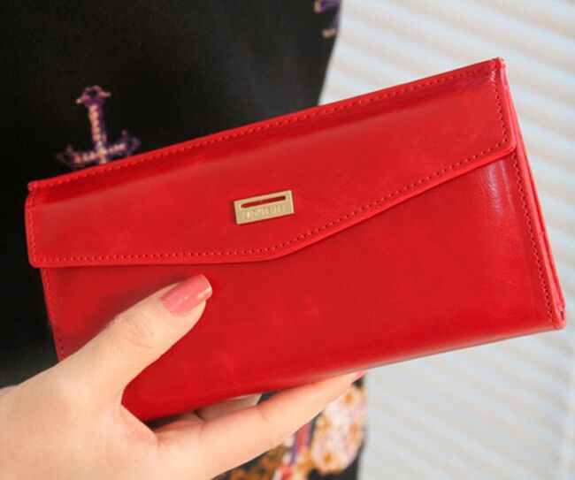 red wallet as a talisman