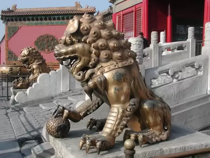 lucky charm, royal guardian lion
